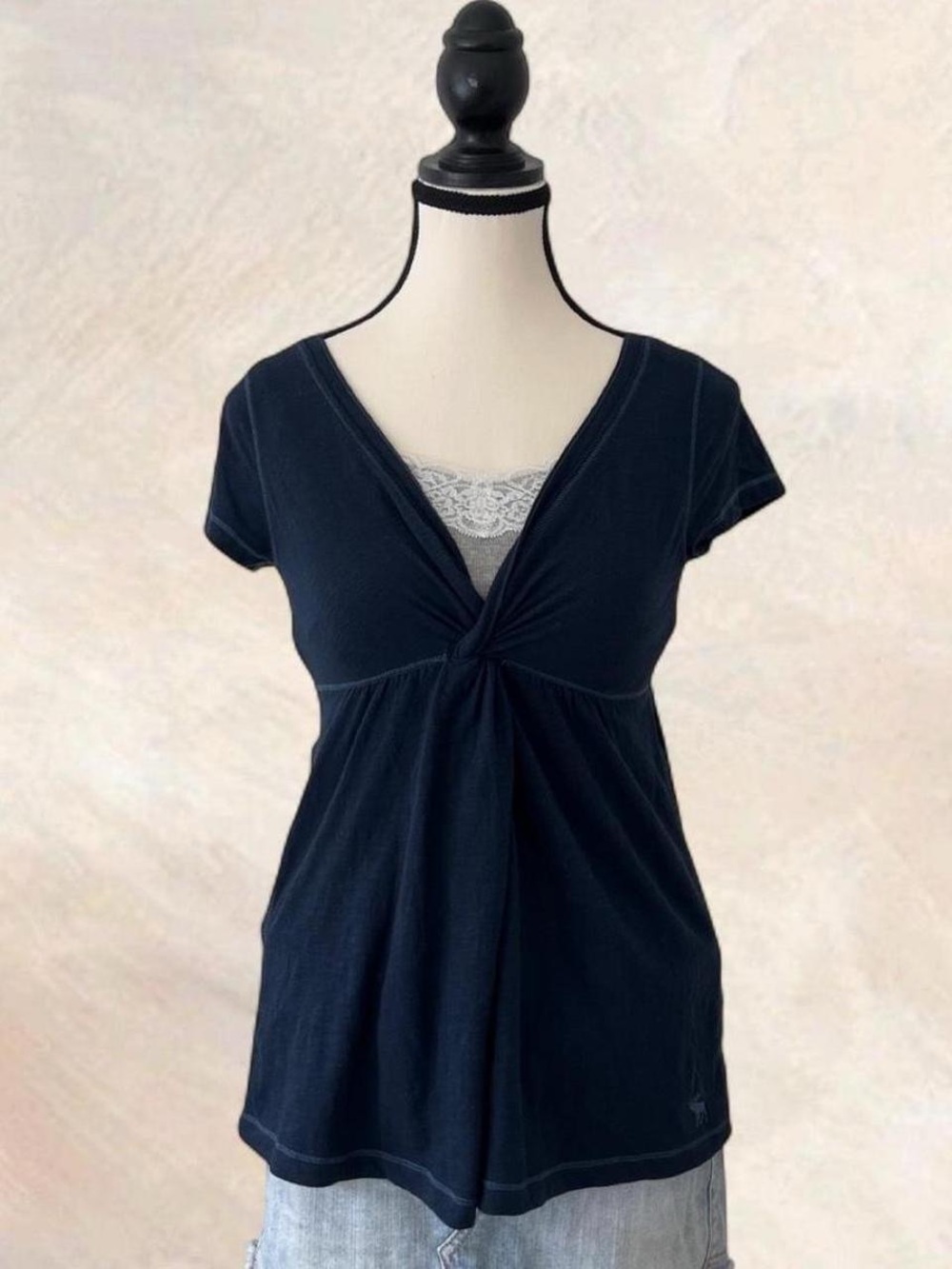 Abercrombie & Fitch Navy V‑Neck Twist Front Short Sleeve Tee